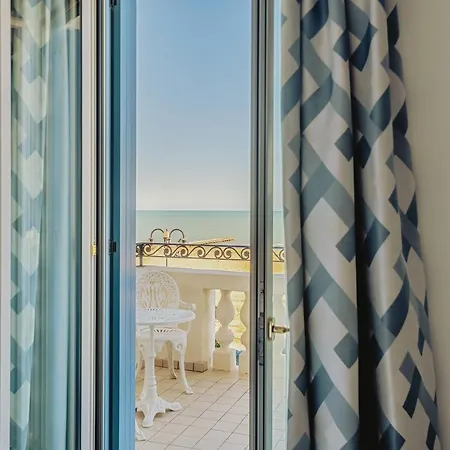 Casa Bianca Al Mare 4* 리도 디 예솔로
