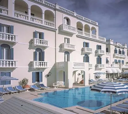 호텔 Casa Bianca Al Mare 리도 디 예솔로